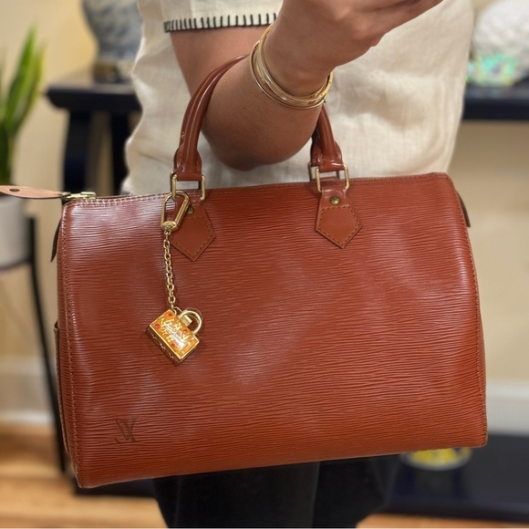 Louis Vuitton Epi Leather Speedy 30 - Picture 3 of 16